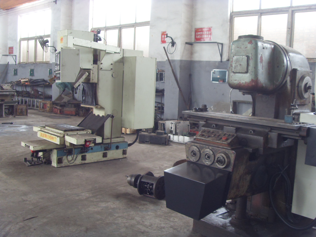 CNC machine tool operation and maintenance procedures